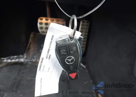 2013 Mercedes-Benz S 550 из США, поврежденный, VIN WDDNG7DB3DA493264